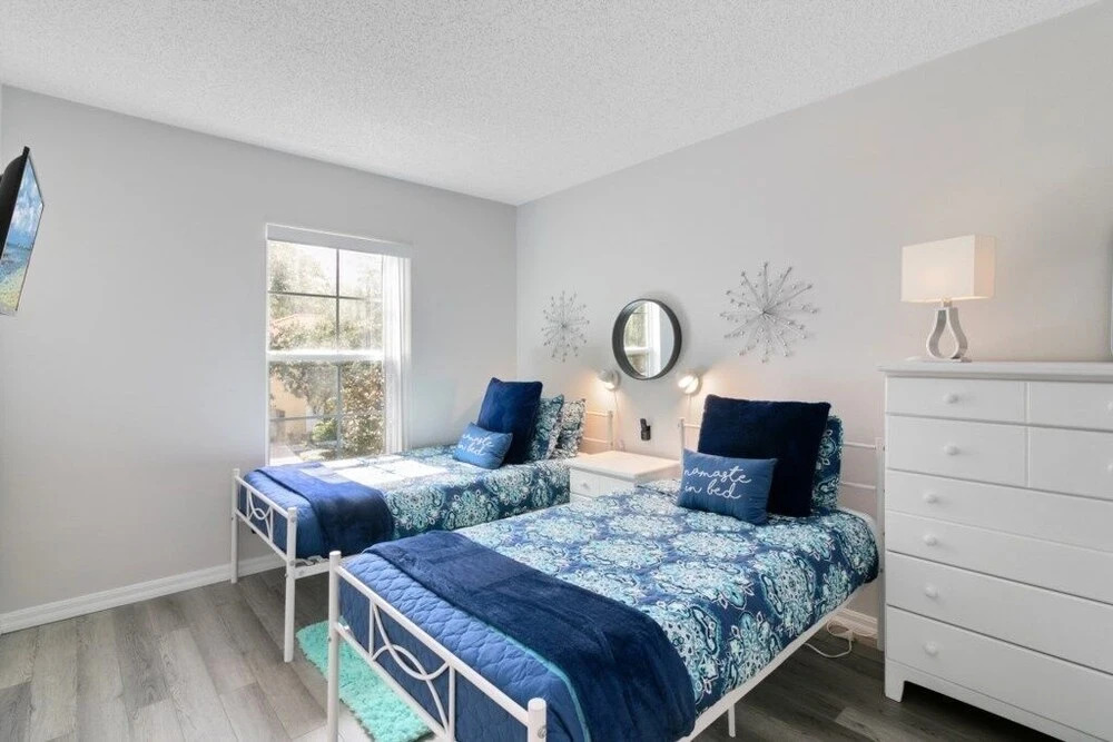 Gorgeous 4 Bed Home In Gated Community! 4 Bedroom Villa by RedAwning