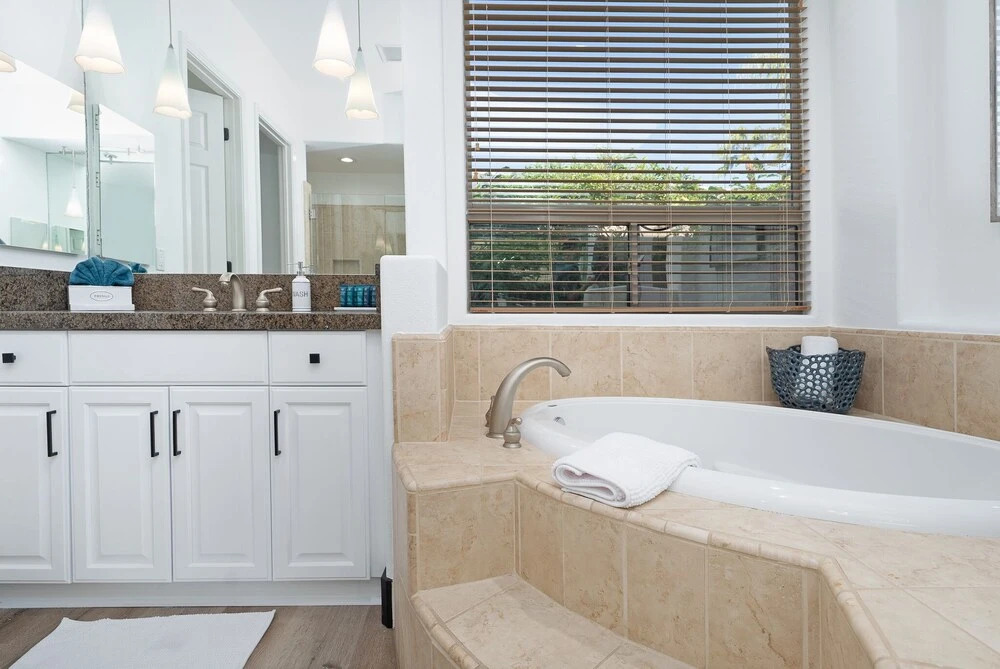 Private Home w Pool & Spa Family Friendly
