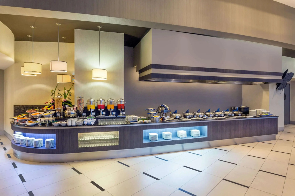 Wyndham Guayaquil, Puerto Santa Ana
