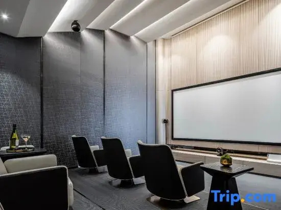 Yizhi Hotel Shamian Island Pearl River Night CruiseWharf Yongqingfang Huangsha Metro Free Deliver Service toCanton Fair ComplexDuring Canton FairPeriod