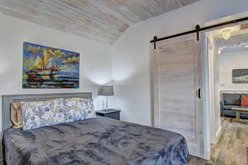 Coastal - 1 Br Home