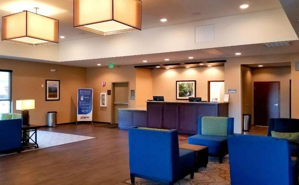 Comfort Suites Burlington near I-5