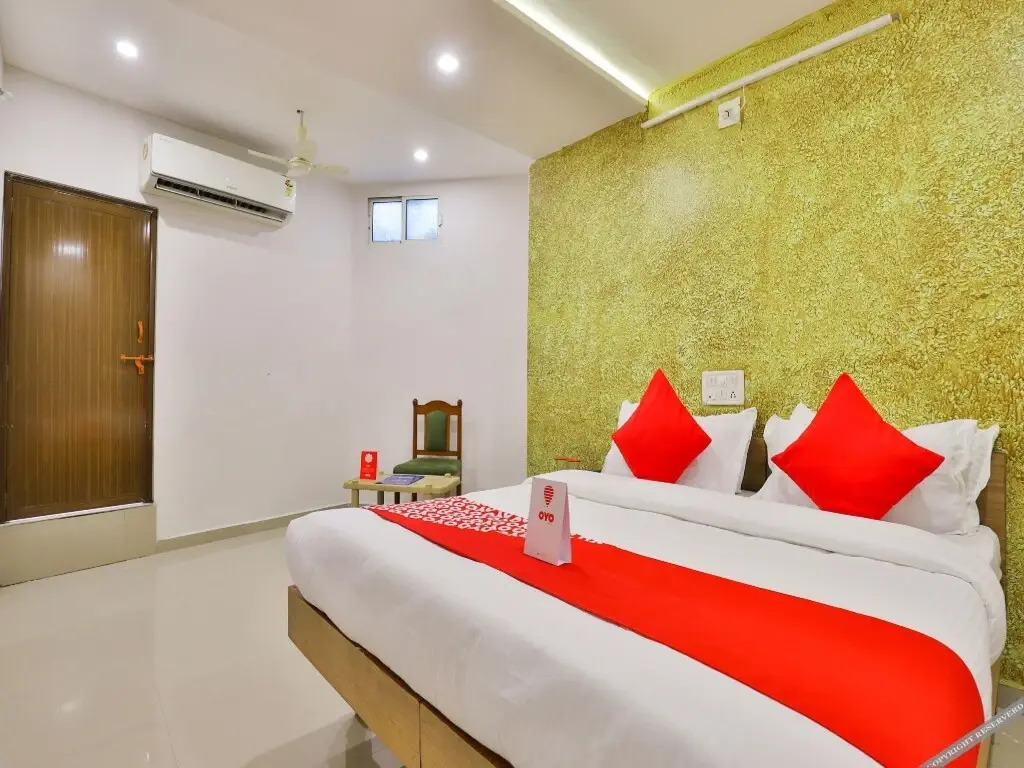 Shreenath by OYO Rooms