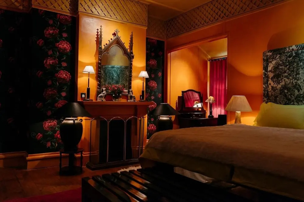 SinhaGiri Mansion