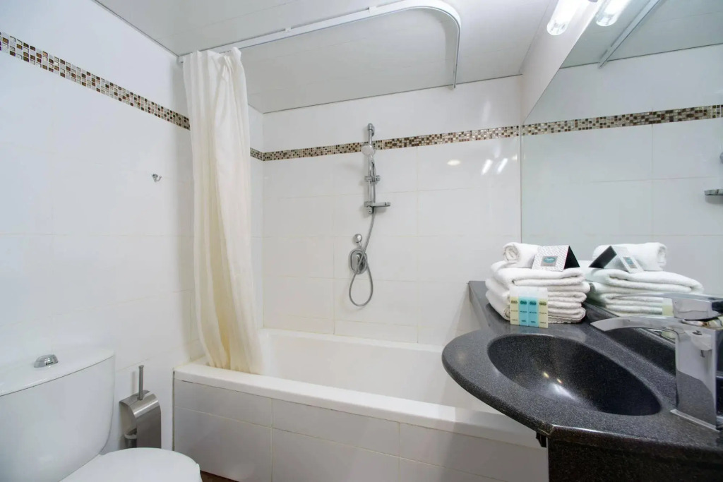 Royalty Suites