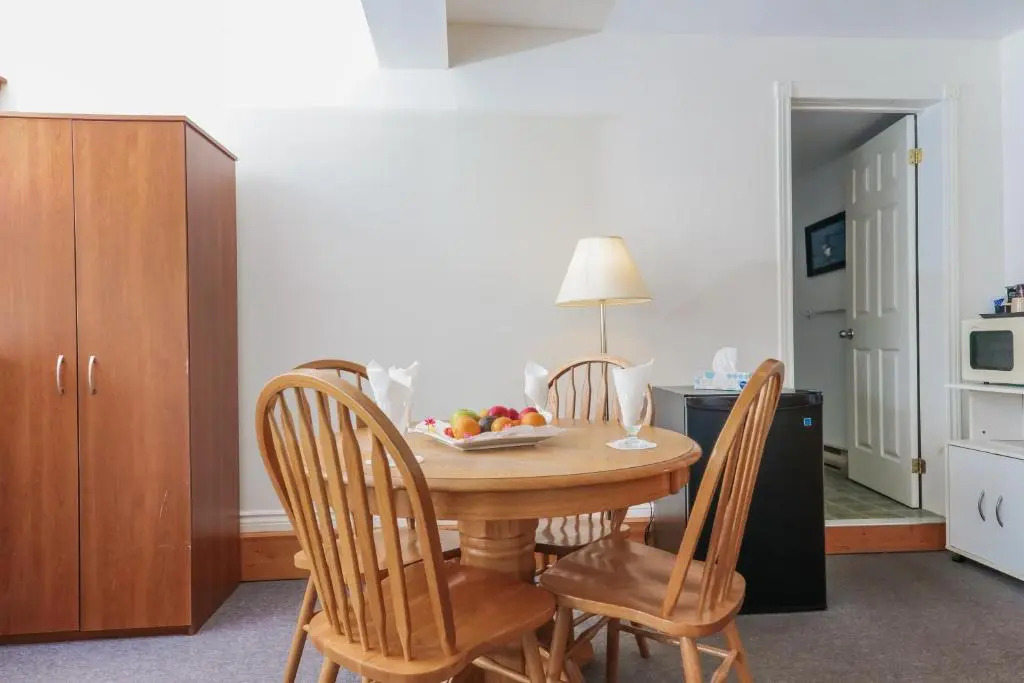 Lakeview Motel