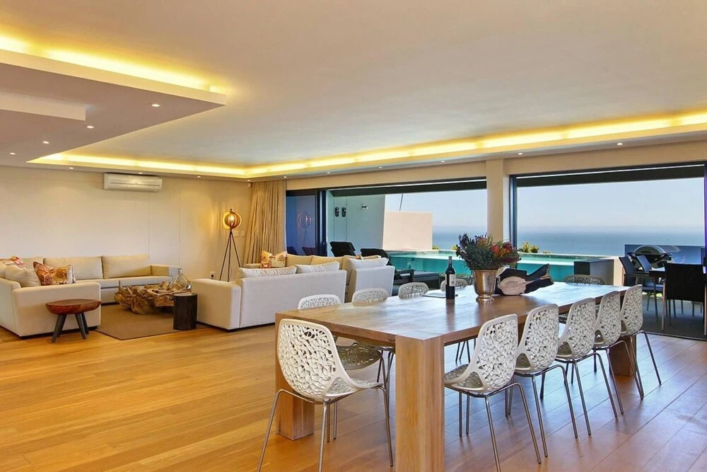 Large Three Bedroom Holiday Apartment in Camps Bay With Private Pool Casablanca