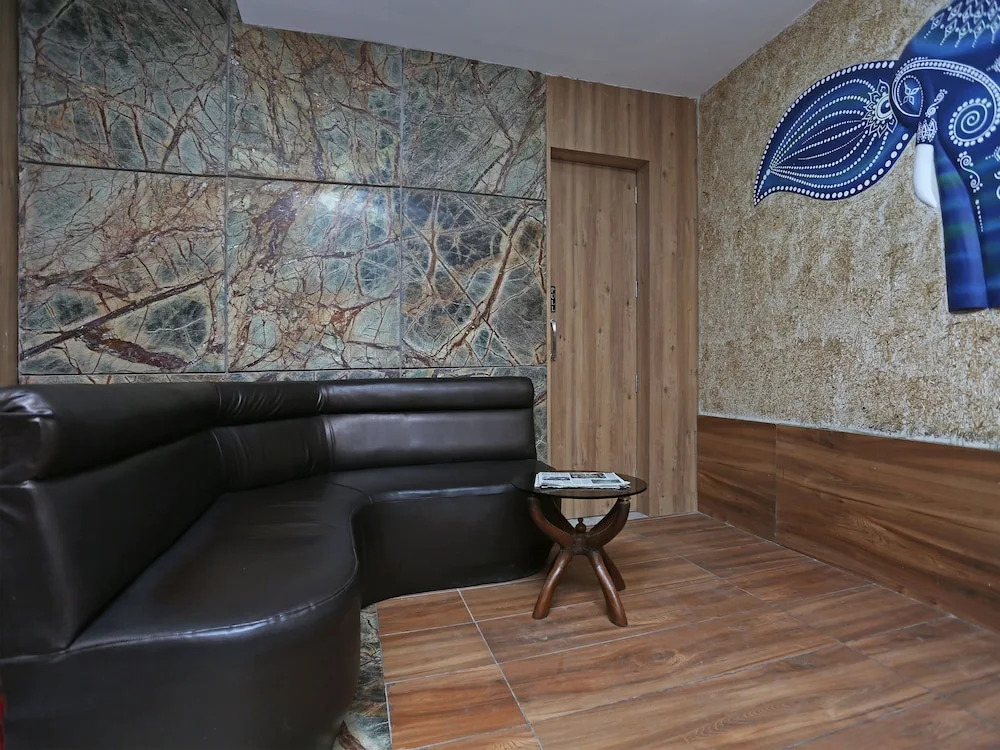 OYO 8576 Hotel Jiwan Plaza