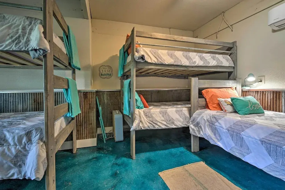 Family Retreat on Guadalupe River: 2 Living Areas!