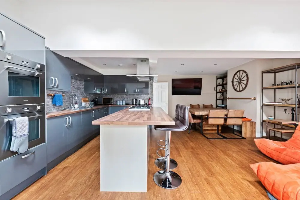NEW Bright & Stylish 4BD Home City Centre of Leeds