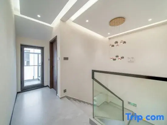 Manji Cloud Secret Land & Mountain Wild Luxury Guesthouse (Jiuhuashan Scenic Area Branch)