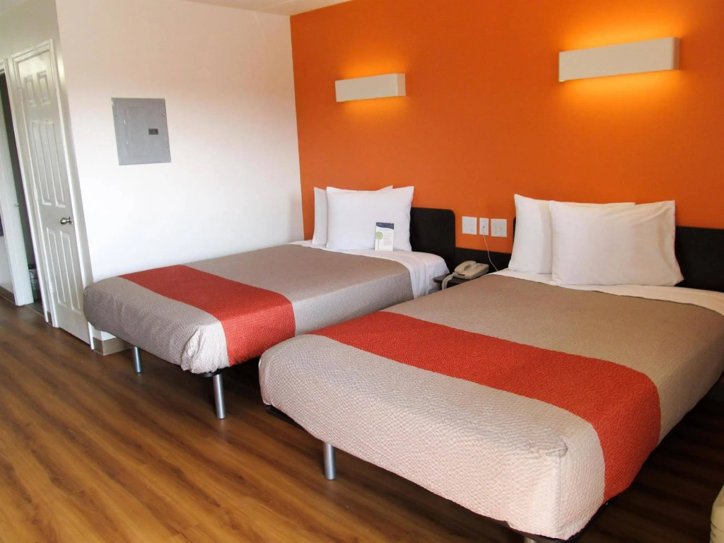 Motel 6-Greenville, SC