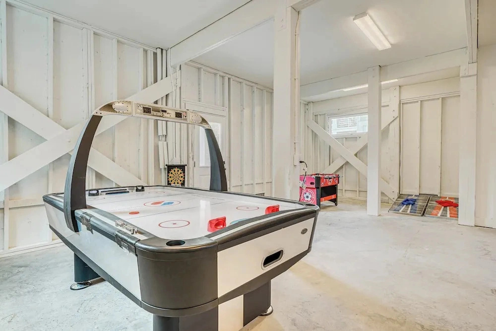 Luxe 2-home Combo in Carolina Beach: Walk to Water