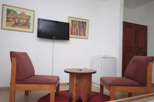 Apaade Lodge Hotel