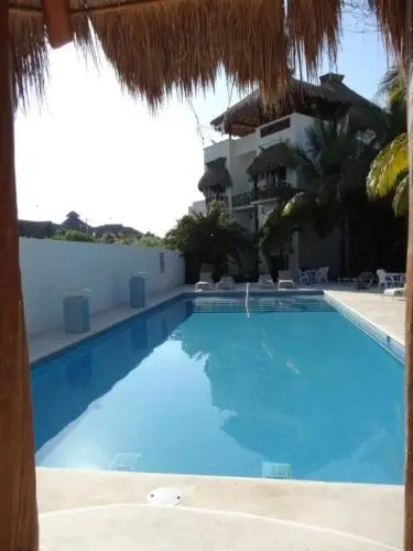 Great Location 1 Block To the Beach & 2 To Famous 5th Av.