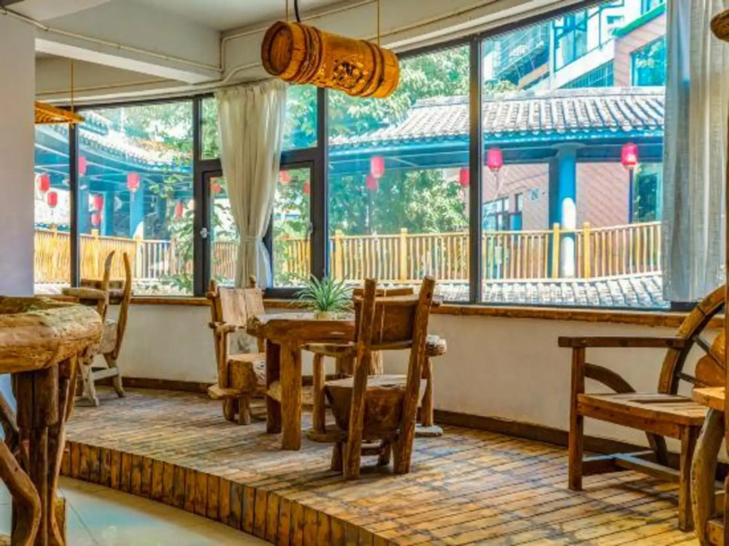 Poya Hotel