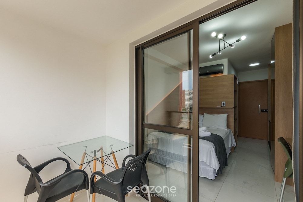 SMT - Building 750m From the Beach in Salvador