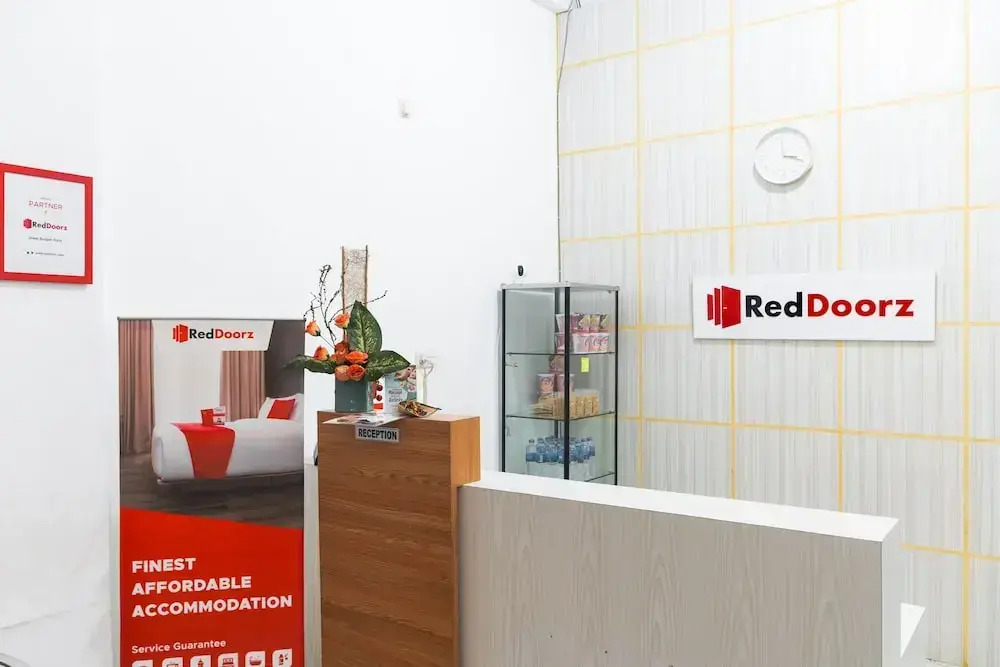 RedDoorz near Sultan Mahmud Badaruddin Airport Palembang