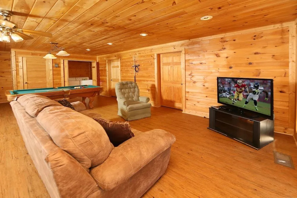 Big Pine Lodge by RedAwning