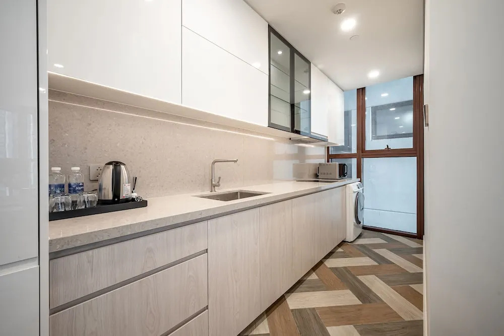 Prime Riverside Metropole by DiStay
