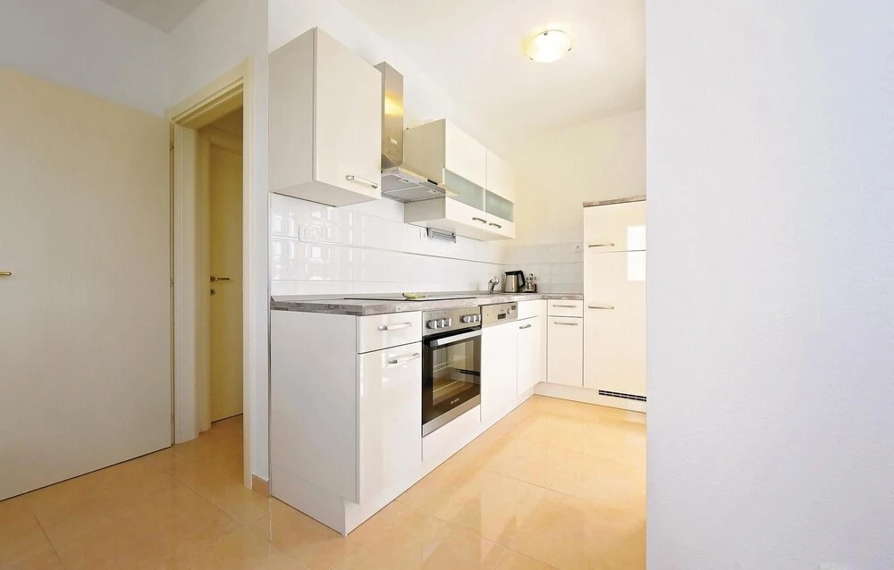 Beautiful Home in Zatoglav With Wifi and 4 Bedrooms