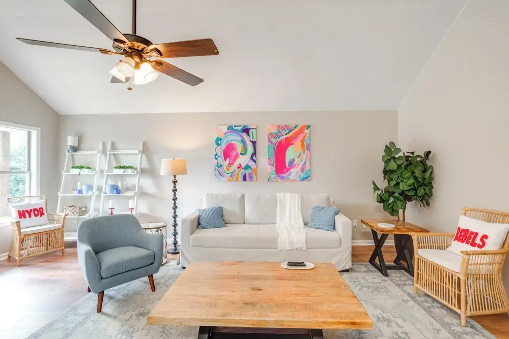 1 Mi to Ole Miss: Pet-friendly Retreat w/ Yard