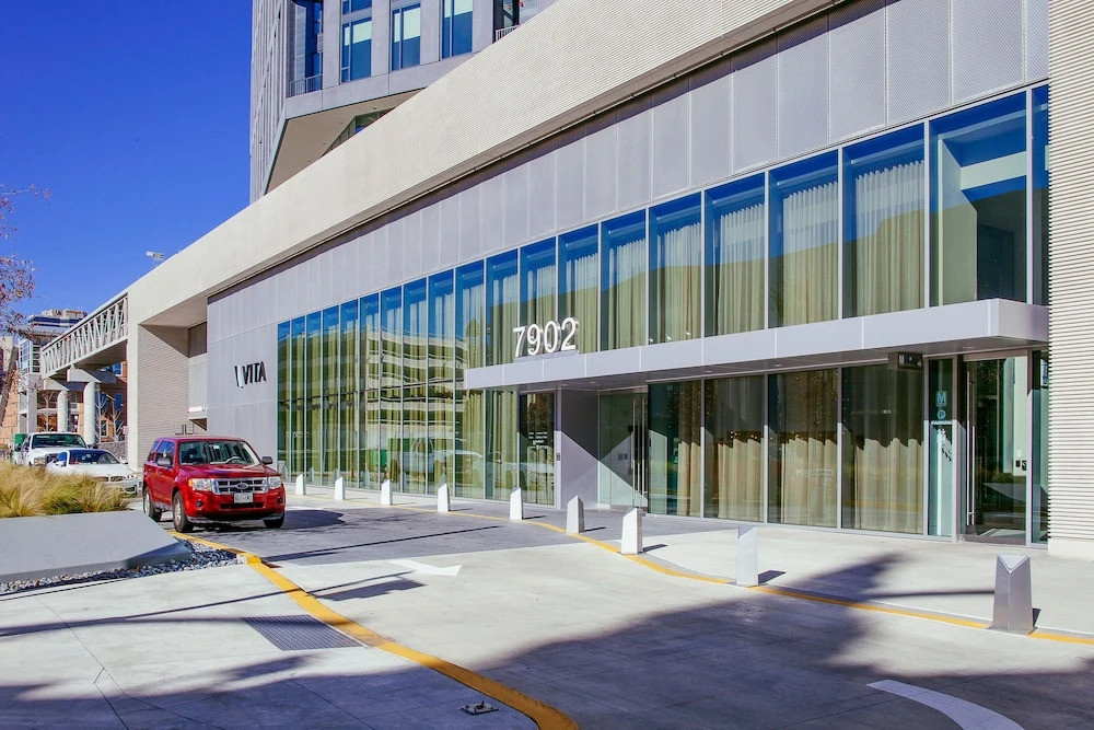 BridgeStreet at Vita Luxury Apartments