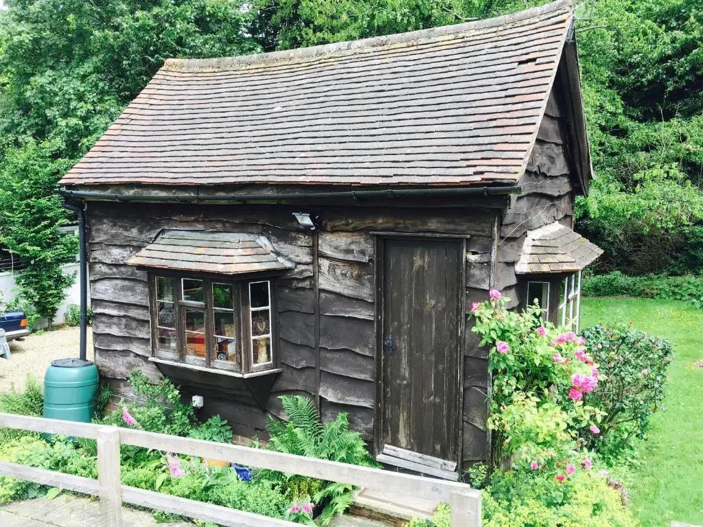 The Limes Country House with Heated Pool & Hot Tub