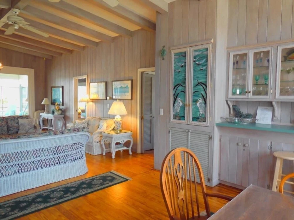 Johnsons Point of View - 4 Br Home