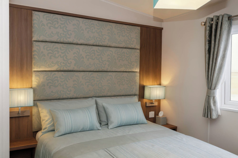 Hopton Holiday Village - Holiday Accommodation 632