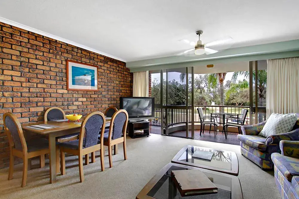 Pacific Blue - beachfront 2 BR apartment with pool