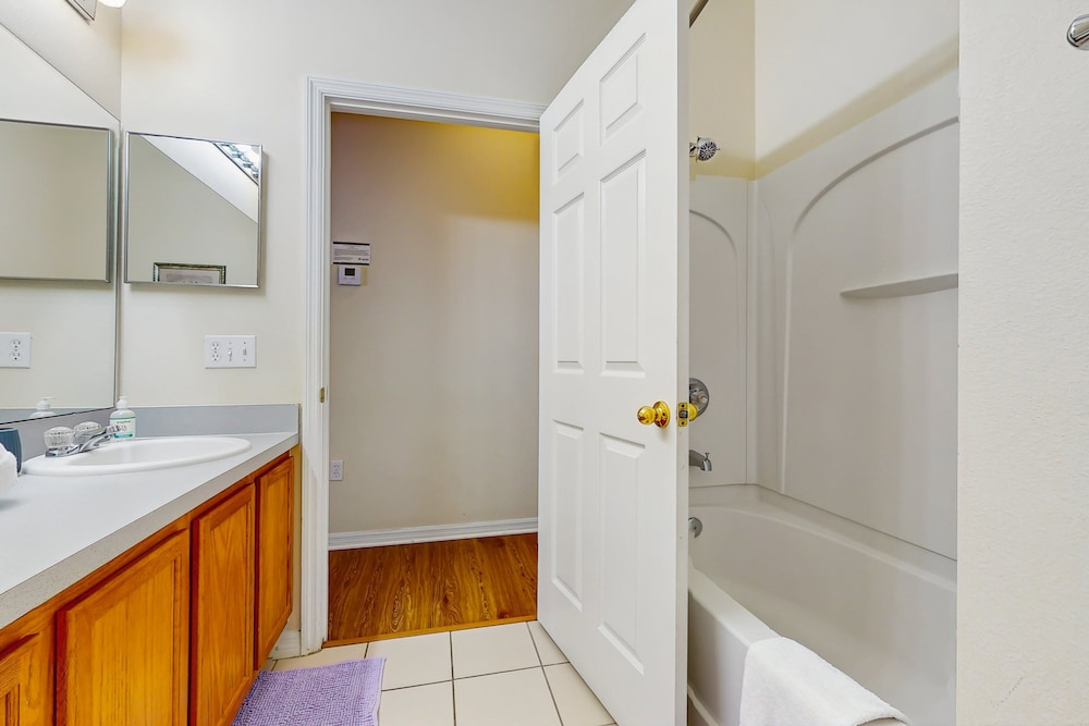 Private Pool, Great for Kids, 12 Miles to Disney Dogs OK, Snowbirds Welcome