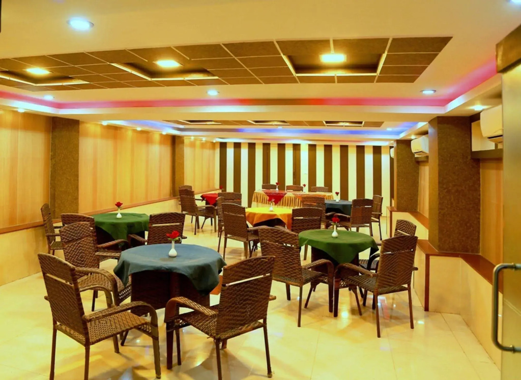 Royal Palm - Hotel Near Udaipur Railway Station