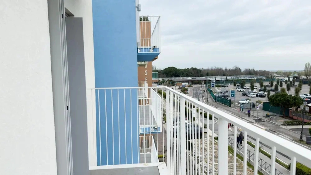 Fairmont Seafront Acquamarine Suite by Ca-sa Check