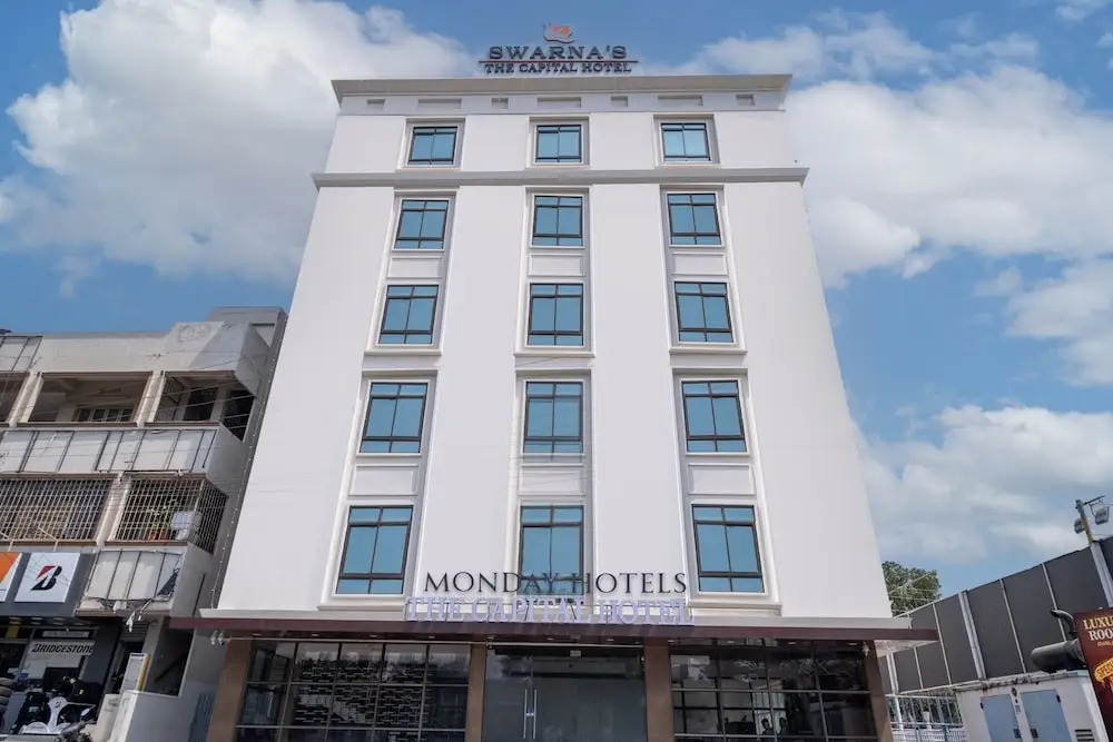 Monday Hotels Swarnas The Capital