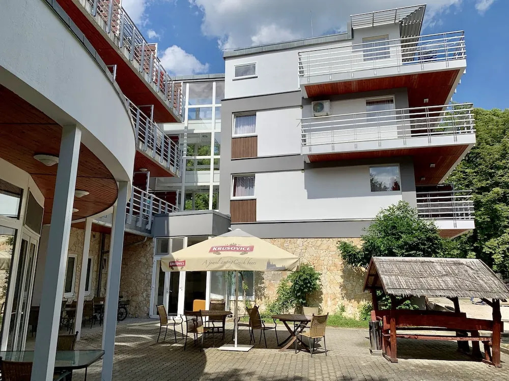 Well Hotel