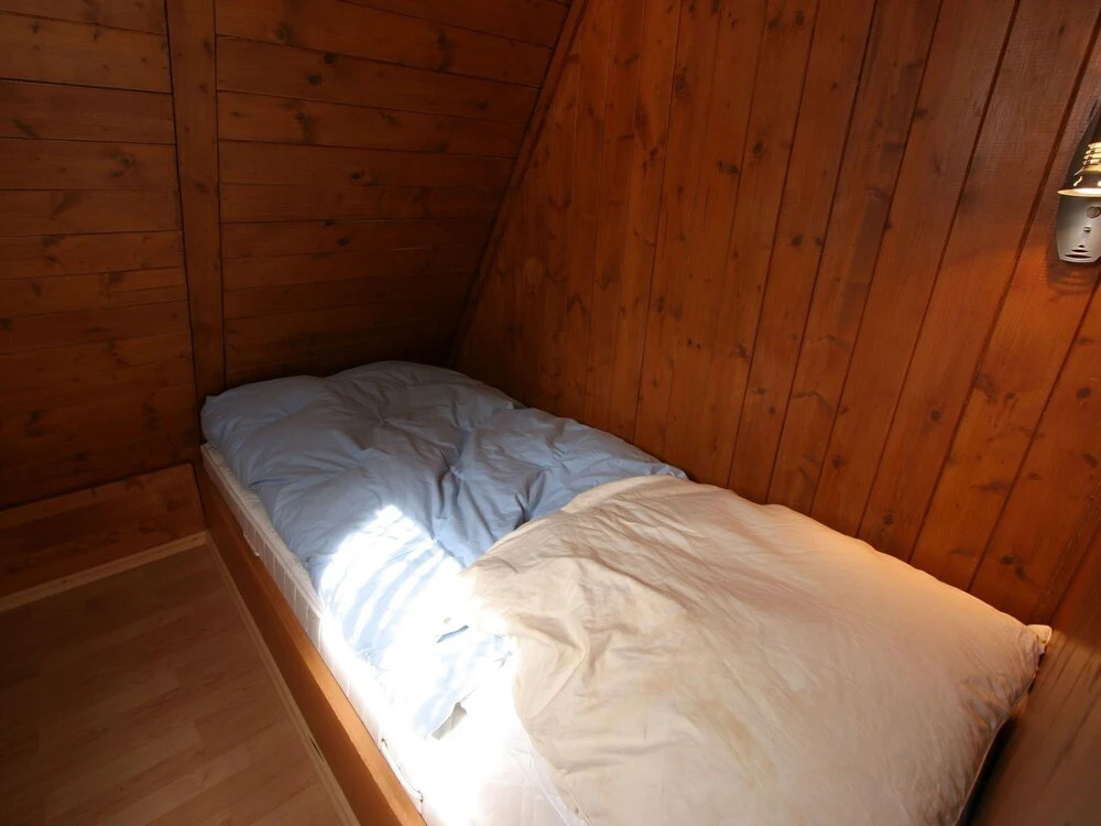 Wooden chalet with oven, in Oberharz near a lake
