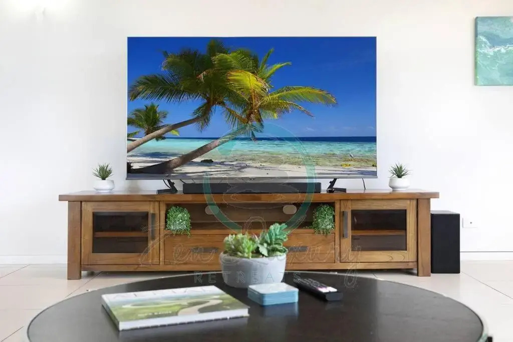 ZEN LUXURY: 2-Story 4-BR Penthouse in Darwin City with Mindal Markets & Harbour Views