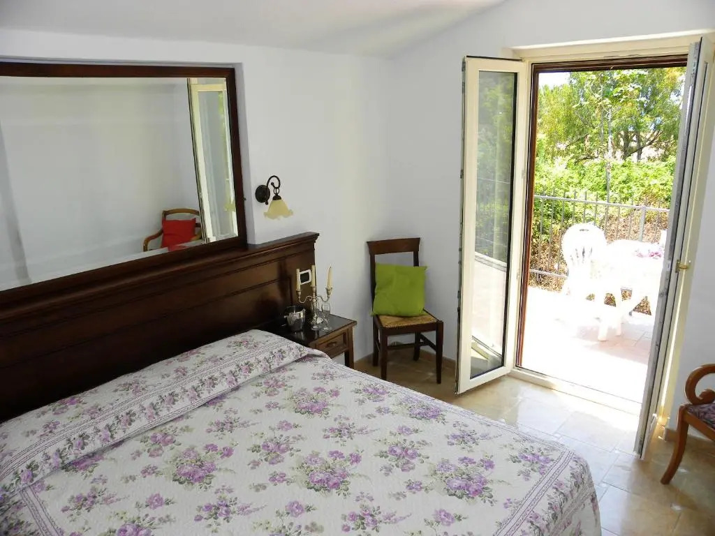 2 bedrooms house at Maratea 500 m away from the beach with sea view enclosed garden and wifi