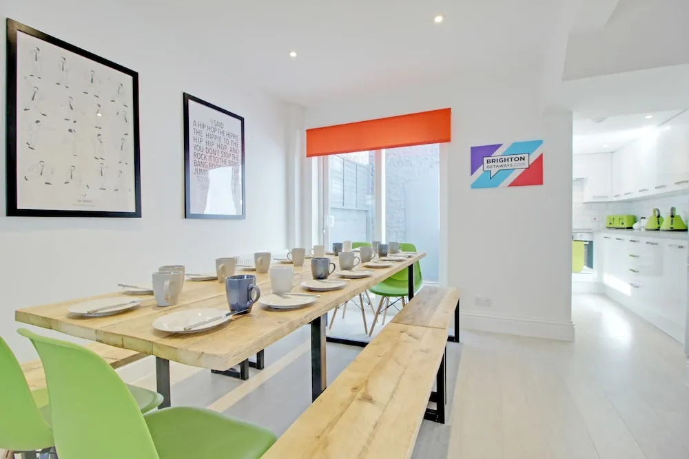 Brighton Getaways - Brighton's BIG House