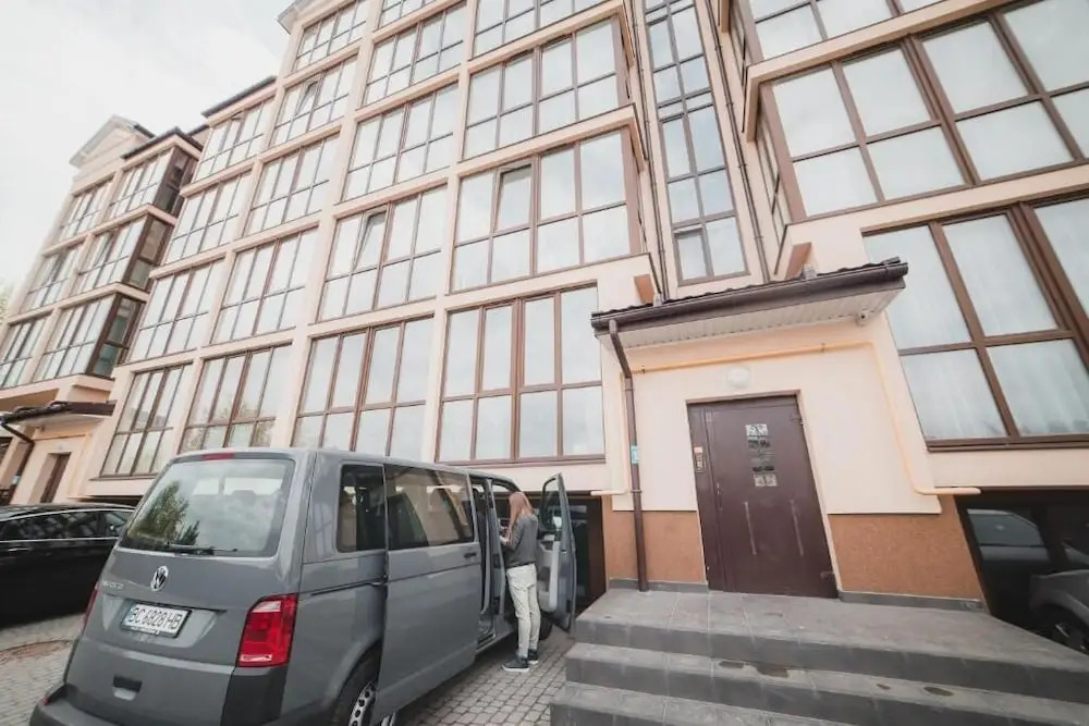 Kostjukowski Apartments на Мудрого 12В