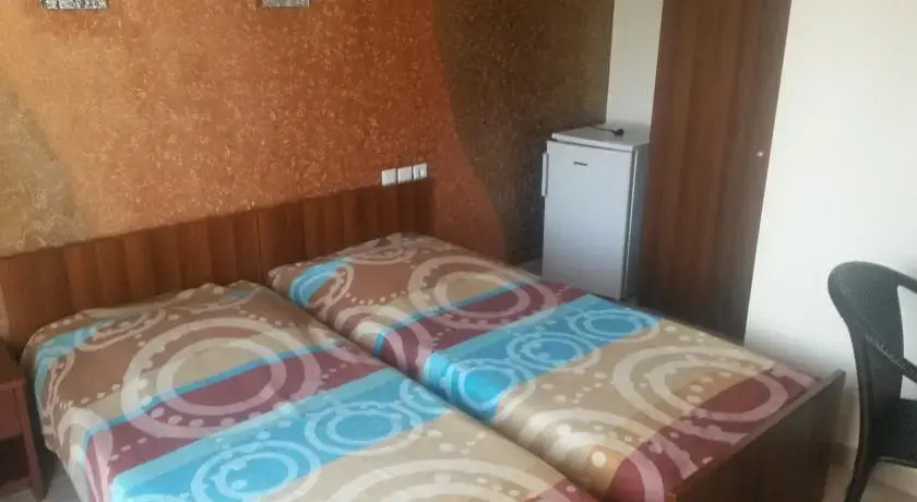 Evpator Rooms