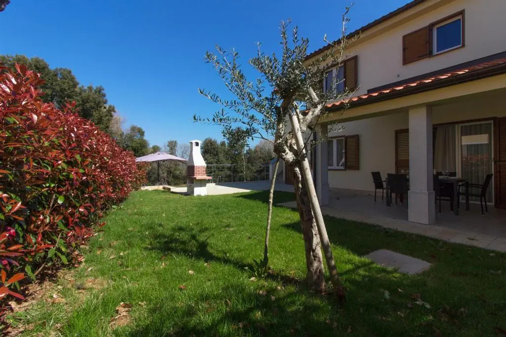 Charming villa Aurora with private pool 200m from the beach for up to 10 persons - WiiBuk