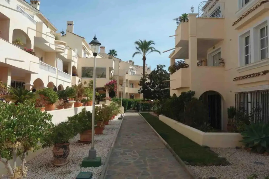 Apartment near Puerto Banus