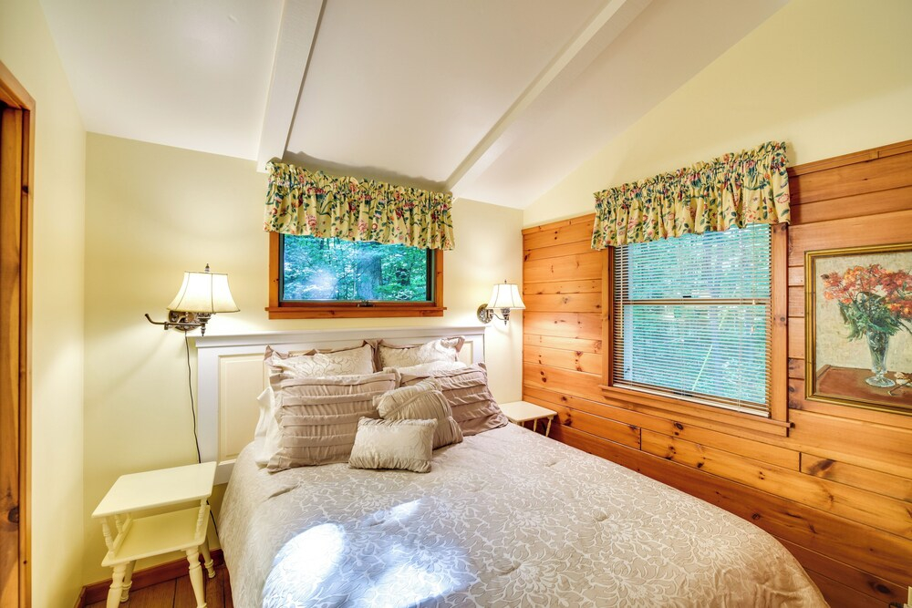 Pine Cottage Duplex w/ Deck: Walk to State Park