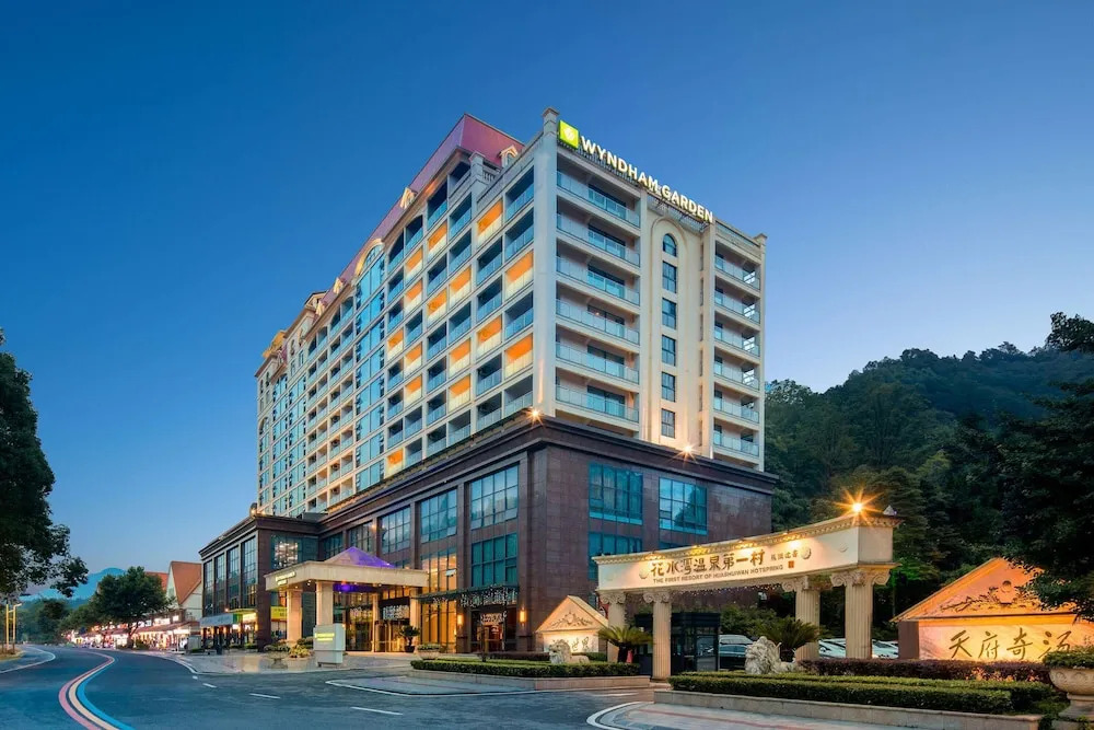 FIRSTHOTSPRINGHOTEL