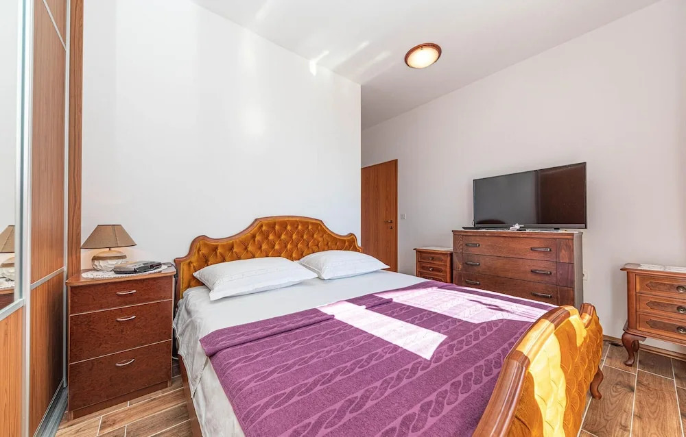 Nice Home in Kastel Kambelovac With Wifi and 1 Bedrooms