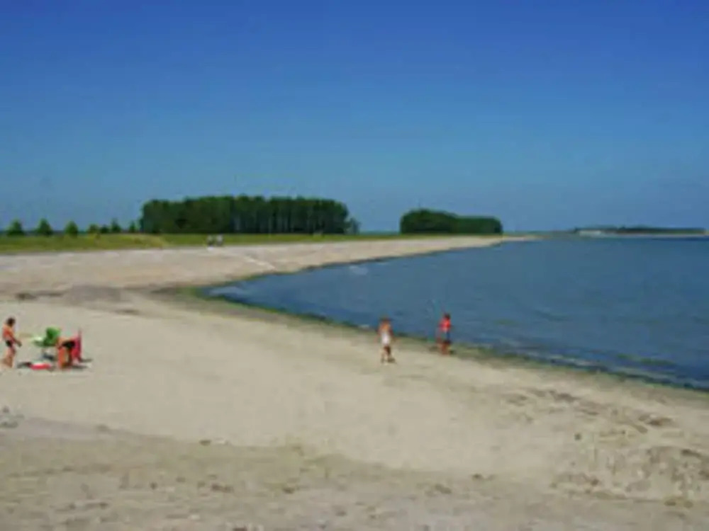 Lovely Holiday Home in Kattendijke near Centre