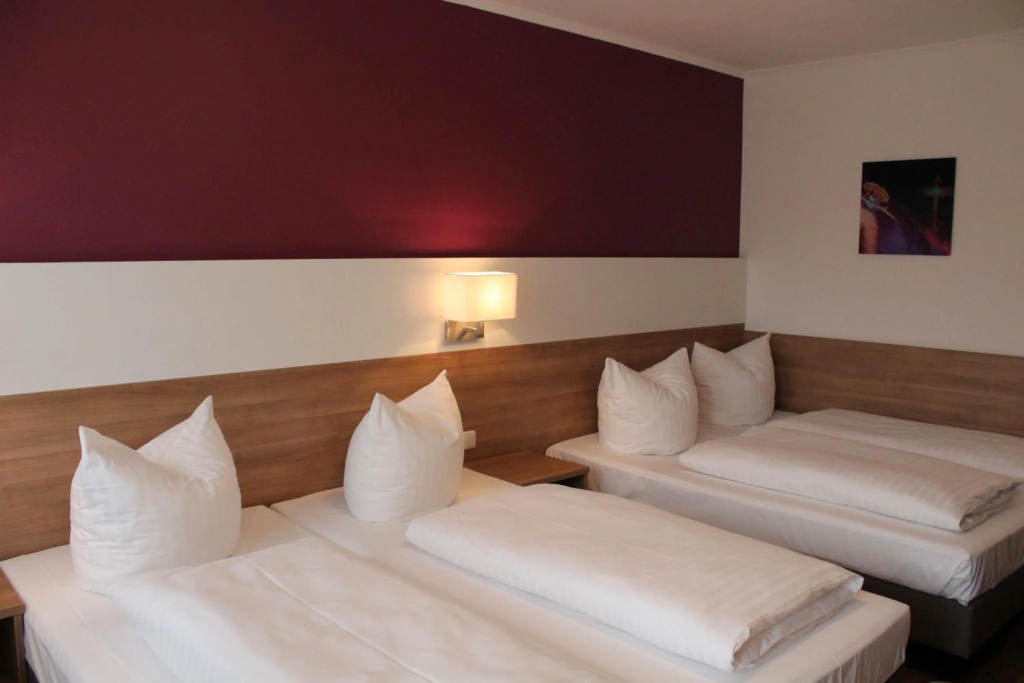 Hotel S16