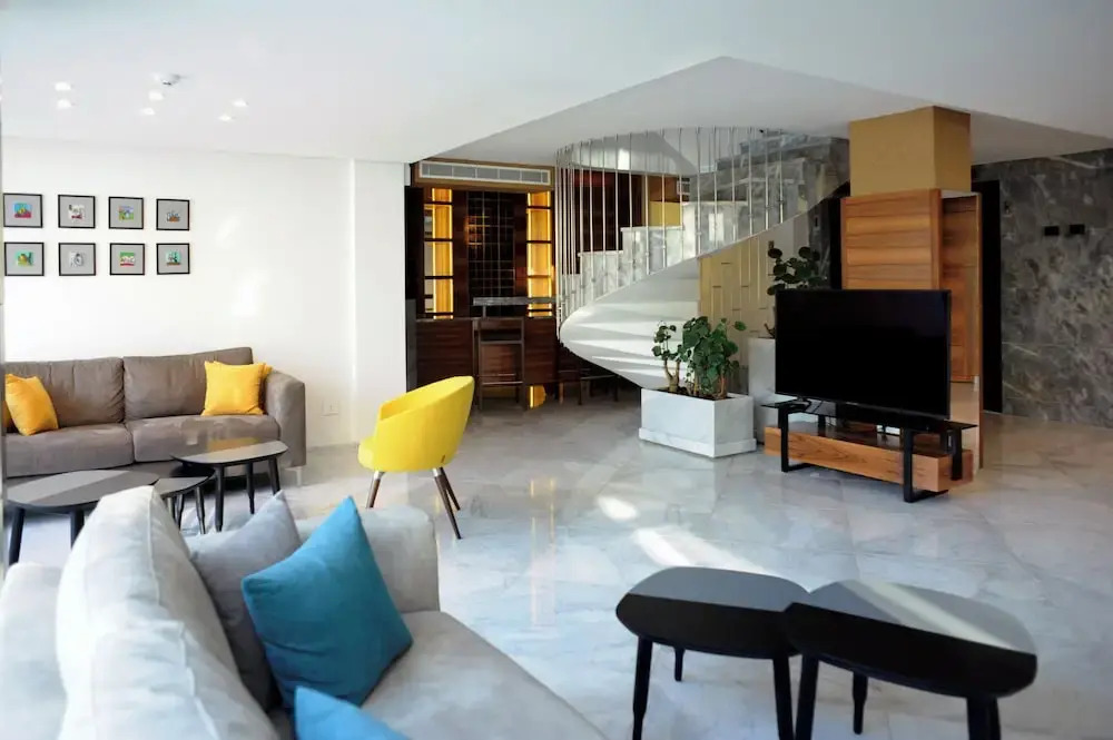 Grey Apartment Lebanon by Grey pearls